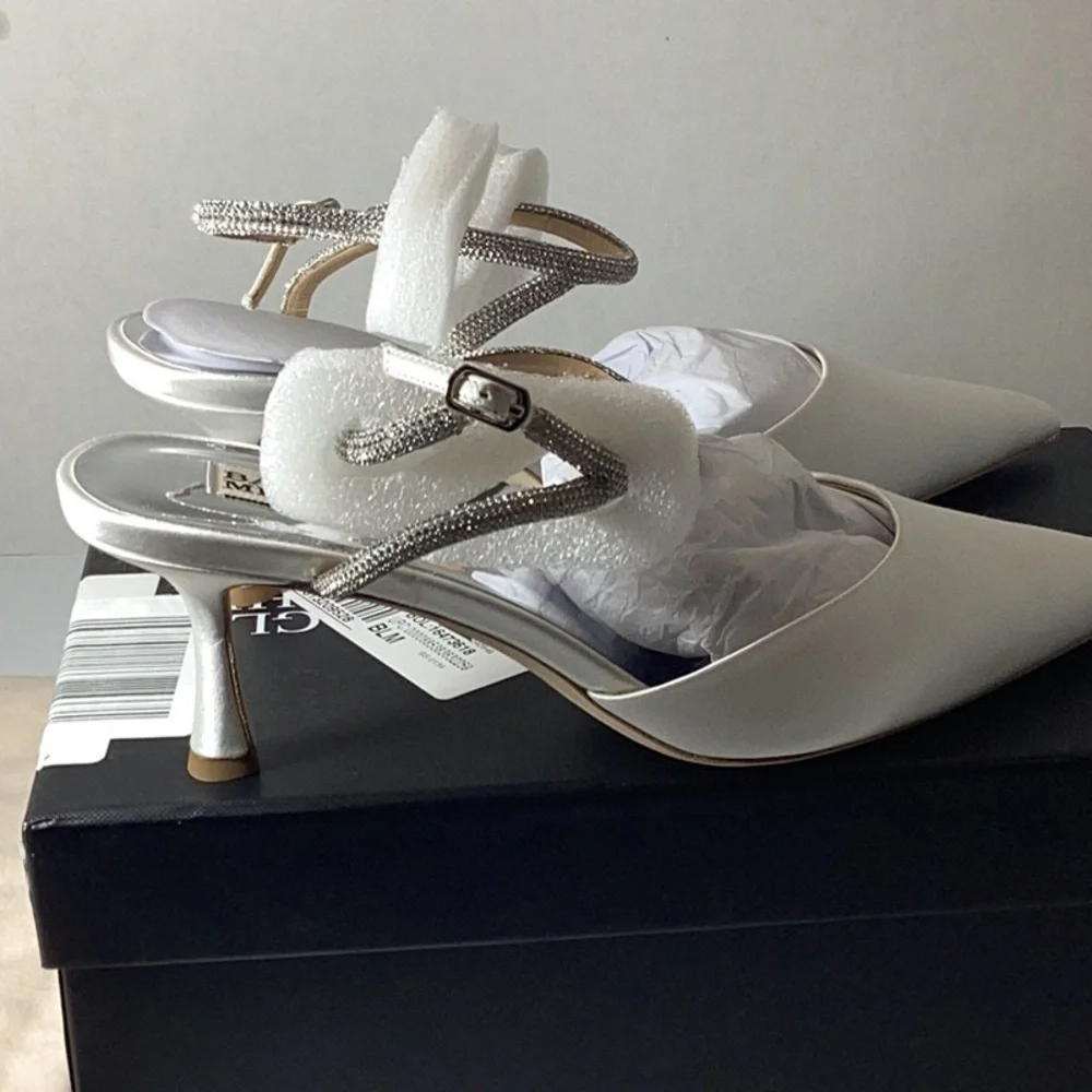 Badgley Mischka fits true